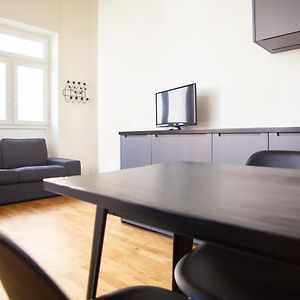 Appartement à 2 Chambres à Coucher