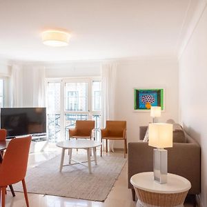 Stylish Apartment With Parking By Lovelystay