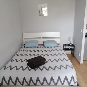 Studio Lit King-Size