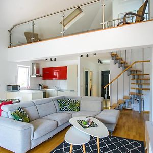 Summer Night Apartment By Duhomes