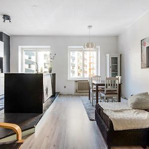 Wehost Ruusankatu 8