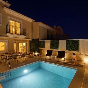 Villa à 3 Chambres à Coucher