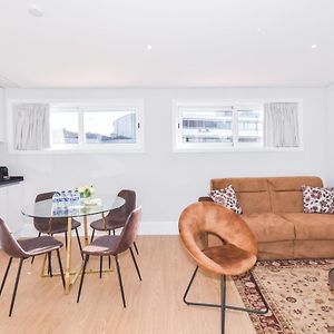 Appartement à 2 Chambres à Coucher