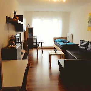 Private Apartments Close To Subway