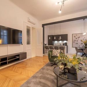 Appartement à 3 Chambres à Coucher
