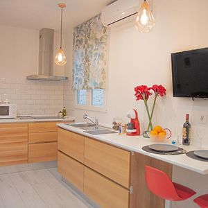 Cozy & Modern Apartment Next To Metro A. Guimera