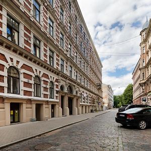 Modern Design Studio Apartment In Riga Center