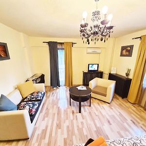 Studio Lit King-Size