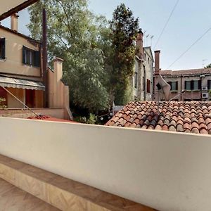 Venice Traditional Home With Terrace