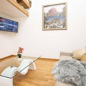 Unforgettable Split Level Jacuzzi Suite Navona