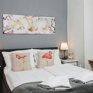 Appartement à 2 Chambres à Coucher