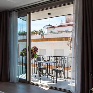 Sitges Spaces Seaside Beach Flat- 4 Bedroom, 2 Bathroom, Terrace, Near Beach