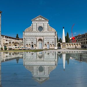 Via Avelli, 4 - Florence Charming Apartments - Delightful And Bright 3Rd-Floor Apartment Without Elevator, Overlooking One Of Florence'S Most Beautiful Squares, Exceptionally Located For Exploring The City