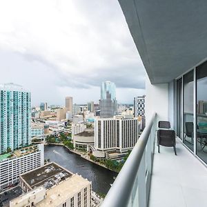 Waterfront Spacious Luxury 1 Bedroom Iconbrickell