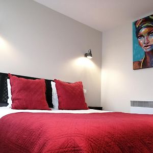 Appartement à 2 Chambres à Coucher