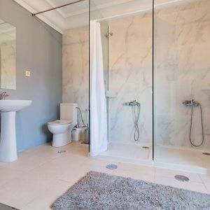 Suite à 2 Chambres à Coucher