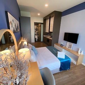Studio de Conception Lit Queen-Size