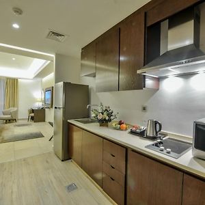 Studio Premium Lit King-Size