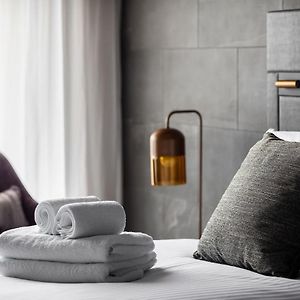 Chambre Accessible aux Personnes à Mobilité Réduite Lit Queen-Size