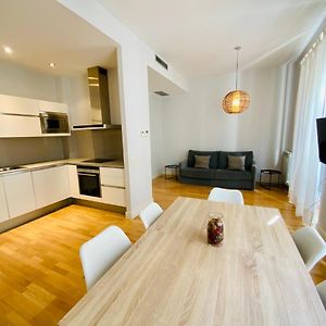 Appartement à 2 Chambres à Coucher