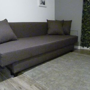 Studio Lit King-Size