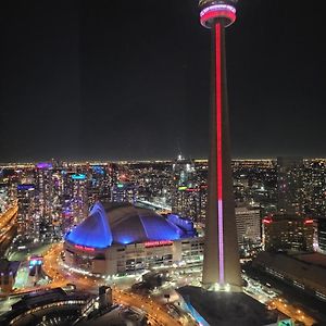 Two Bd Cn Tower And Lake Ontario View