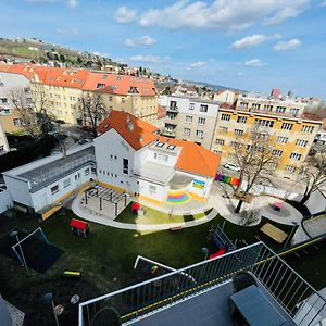 New Luxury City Centre Apartment With Panoramic View, Free Parking