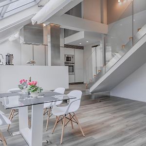 Luxury Apartment In Centre