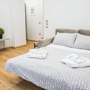 Α26 Pristine & Modern Flat Near Monastiraki Square In Athens