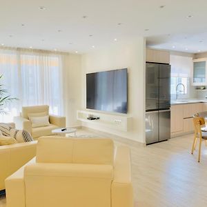 Sitges Spaces Oasis Suites- 4 Bedroom, 4 Ensuite Bathrooms, Terrace, Pool, Sitges Centre