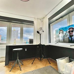 Super Silver 2Xmetro Parking Wifi 300 Mb/S Nowy Netflix Hbo Appletv Filharmonia