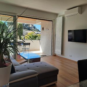 Appartement à 3 Chambres à Coucher