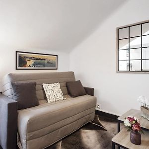 Studio Lit Queen-Size