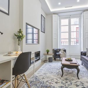 Charming City Center Apartment For 4 Perfect Location, Espoz Y Mina III