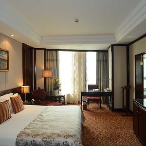 Chambre Exécutive Lit Queen-Size