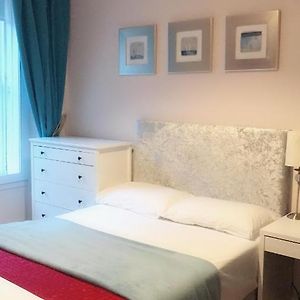 Appartement à 3 Chambres à Coucher