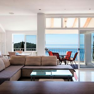 Zenith Apartment By Duhomes