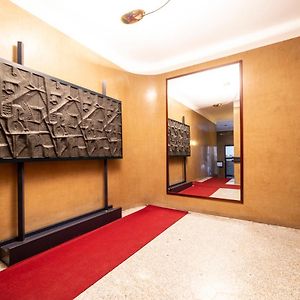 Loreto Elegant Flat