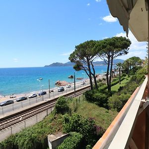Studio With Beautiful Sea View And Direct Beach Access