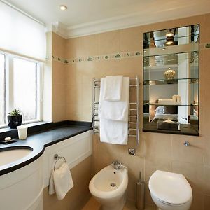 Appartement Luxe à 2 Chambres à Coucher