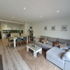 Appartement à 3 Chambres à Coucher