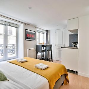 New And Bright Studio In The Heart Of Paris