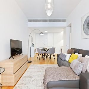 Spacious 1 Bedroom Apartment Near Baixa