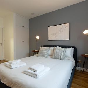 Appartement à 2 Chambres à Coucher