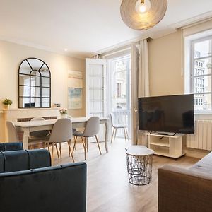 Appartement à 3 Chambres à Coucher