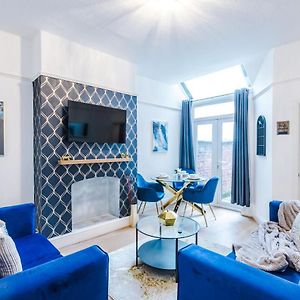 R&R Nr Mediacity 4 Bedrms, 6 Beds, Free Parking
