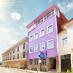 Seven Roses Apart Hotel