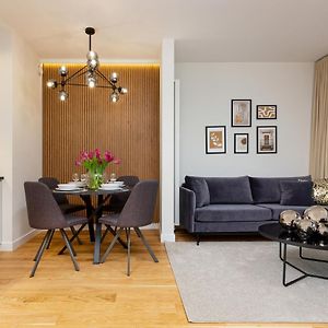 Appartement à 2 Chambres à Coucher