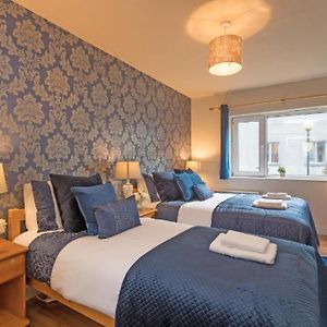 Town Square Townhouse - Best Location In Galway