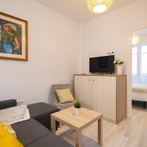 Appartement à 2 Chambres à Coucher